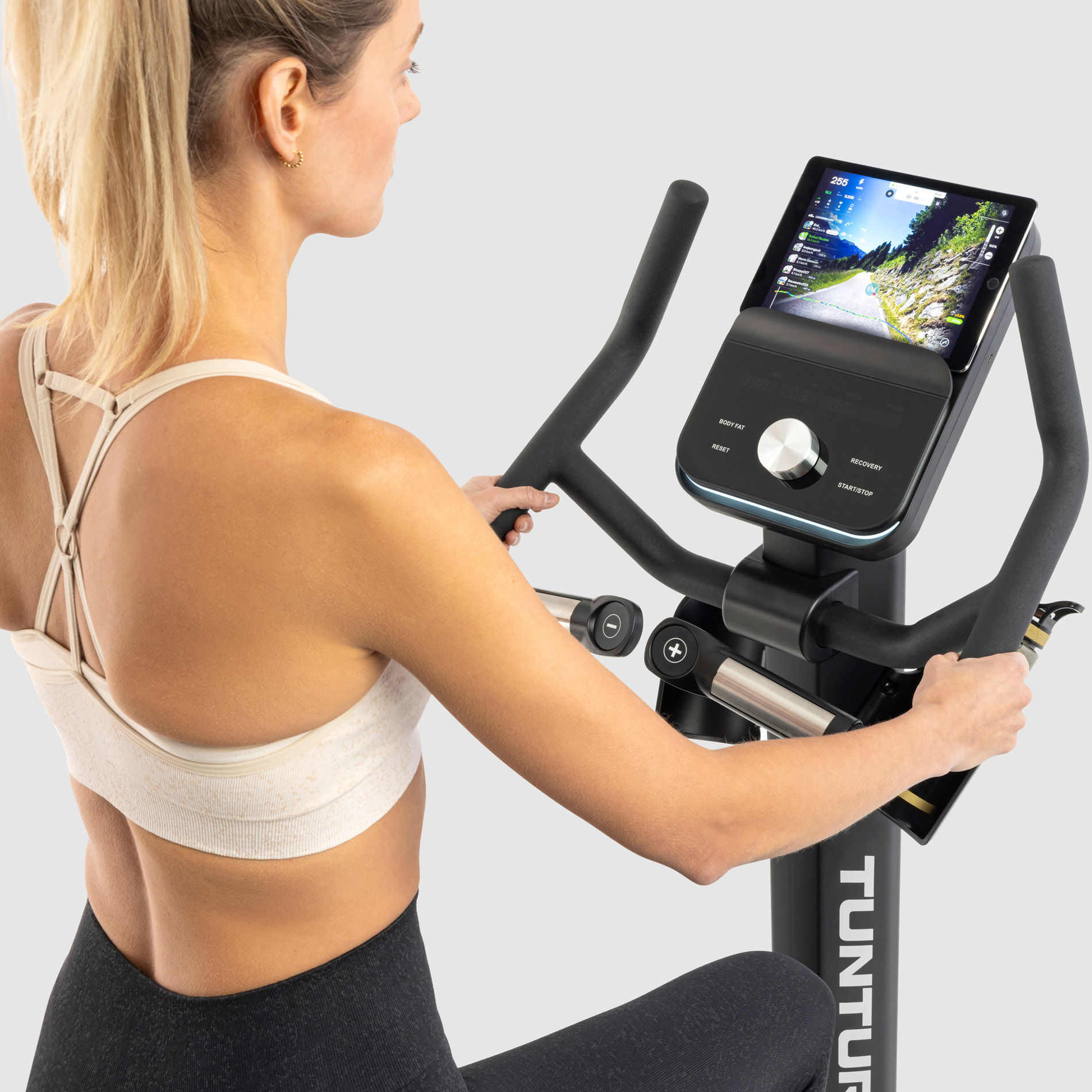 Dviratis treniruoklis TUNTURI PLATINUM UB20 UPRIGHT BIKE + App aprašymas - Prekės nuotrauka