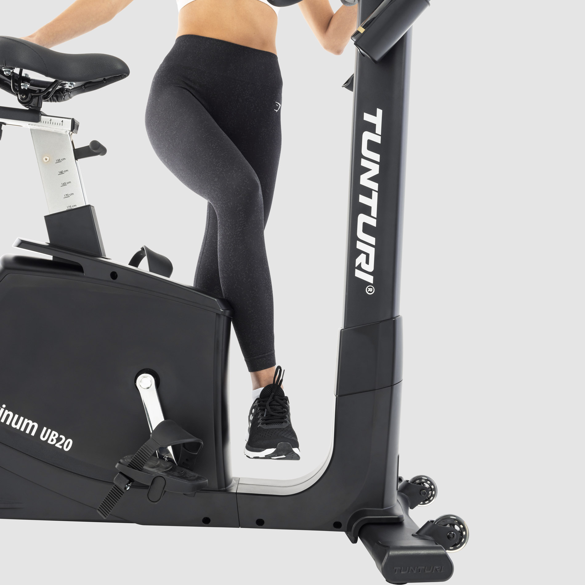 Dviratis treniruoklis TUNTURI PLATINUM UB20 UPRIGHT BIKE + App aprašymas - Prekės nuotrauka