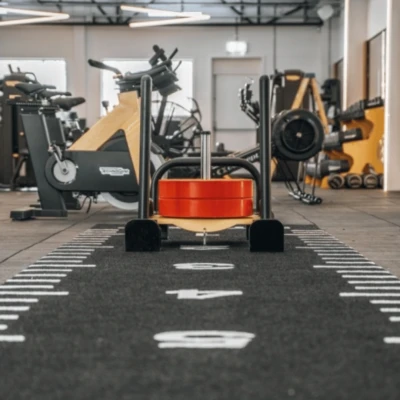 Grindų danga su dirbtine žole Trackz Essential Range 10 × 1,33 m (Spalva: Juoda)