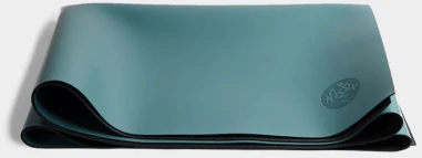 Jogos kilimėlis MANDUKA GRP® Adapt Travel Yoga Mat 1,5 mm (Spalva: Carbon Juodas)