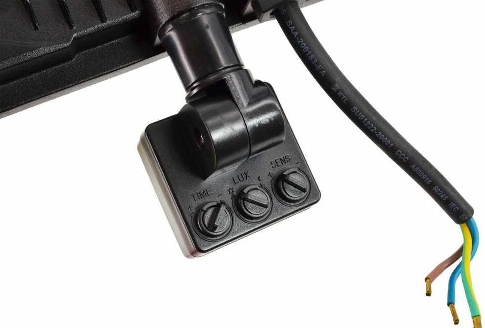 AW-Tools AWTOOLS PROŽEKTORIUS SLIM LED 30W REGULIUOJAMAS