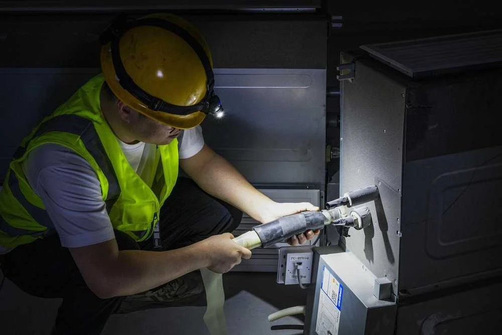 AW-Tools Prožektorius nešiojamas ant galvos AWTools AW17620BL; LED; 800 lm; 3,7 V; 1x2,6 Ah akum.