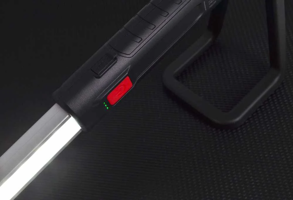 LED variklio lempos valdymo dalis su įkrovos indikatoriumi