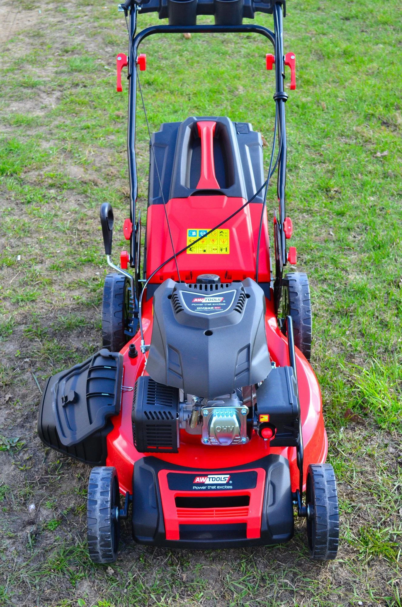 AW-Tools AWTOOLS savaeigė benzininė vejapjovė AW70078 4,4 kW 6,0 AG