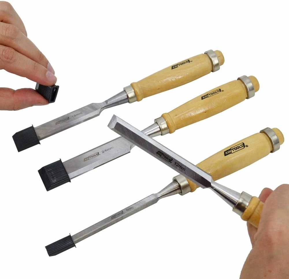 AW-Tools AWTOOLS KALTŲ RINKINYS SU MEDINĖMIS RANKENOMIS 4vnt. 6/12/18/24mm