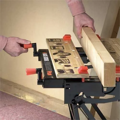 Black & Decker WM825 darbastalio tvirtinimo mechanizmas