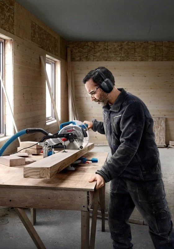 BOSCH stacionarus diskinis pjūklas GCM 216 1300W
