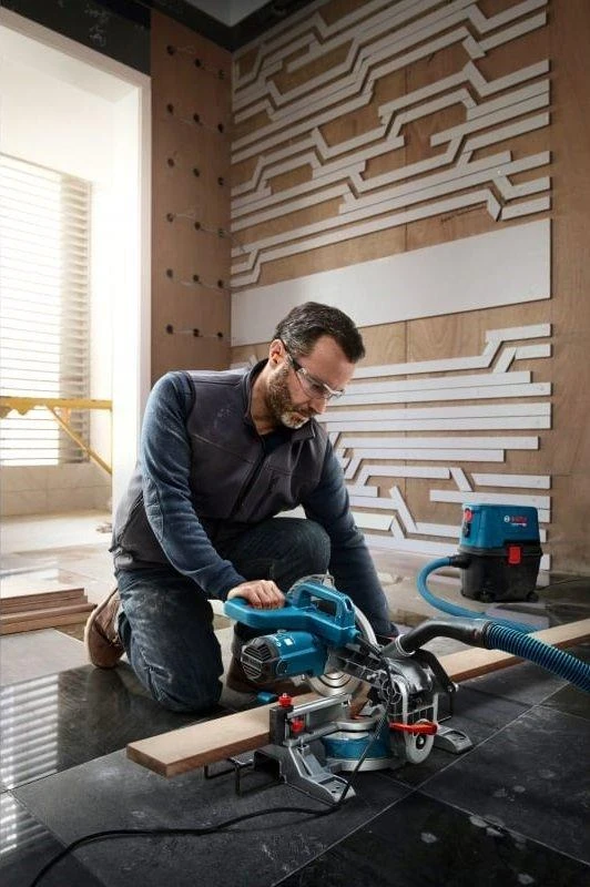 BOSCH stacionarus diskinis pjūklas GCM 216 1300W