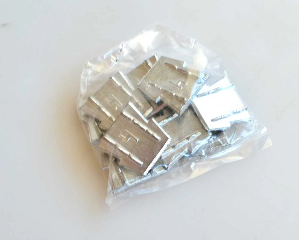 Bratek METALINIS PLEIŠTAS KIRVIUI NR.3/18mm/10vnt.