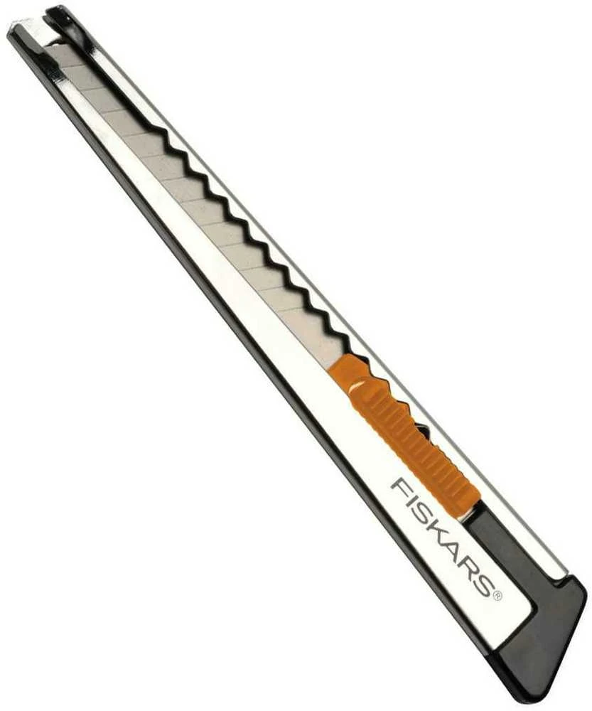 FISKARS METALINIS PEILIS SU IŠSTUMIAMU 9mm GELEŽTE