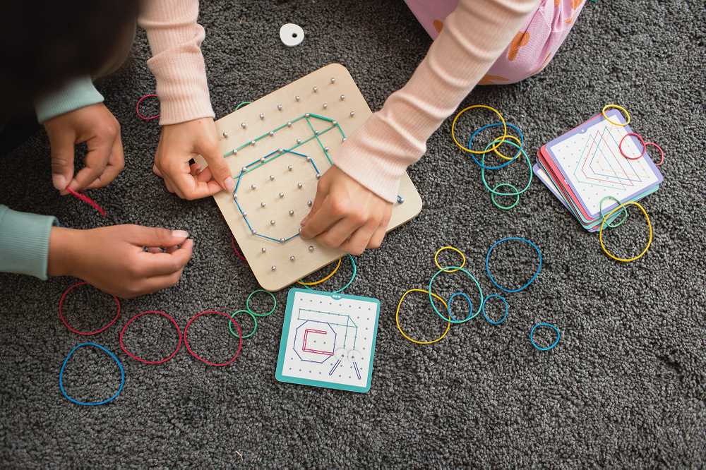 Bs Toys Lavinamasis žaidimas Geoboard