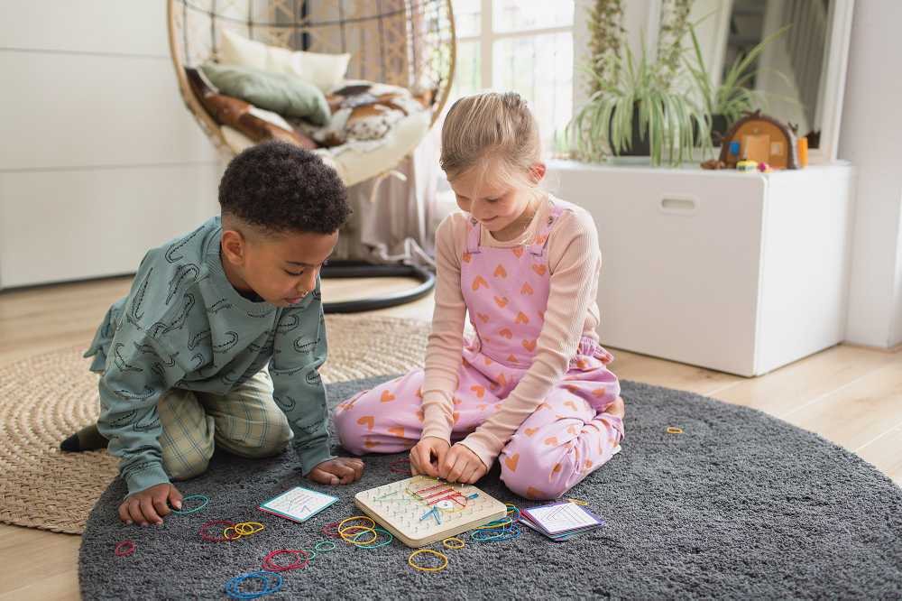 Bs Toys Lavinamasis žaidimas Geoboard