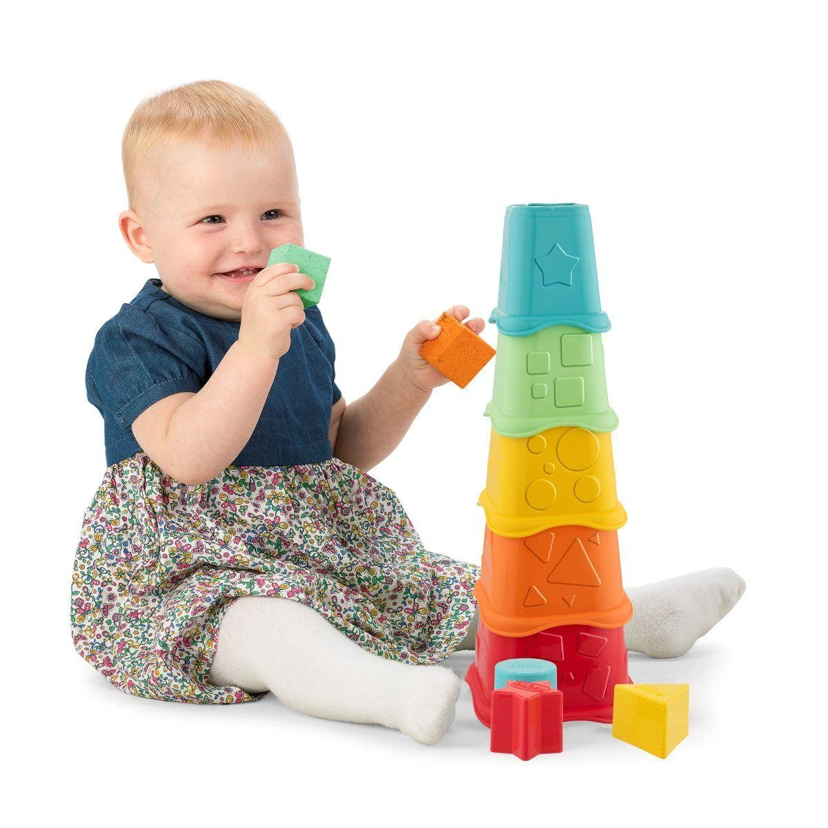 Chicco Muzikinis centras 2w1 kubeczki Eco+