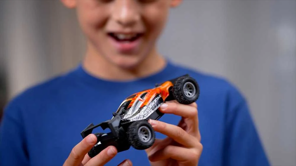 Dumel EXOST Radijo bangomis valdomas automobilis „Star Drive“, 1:28