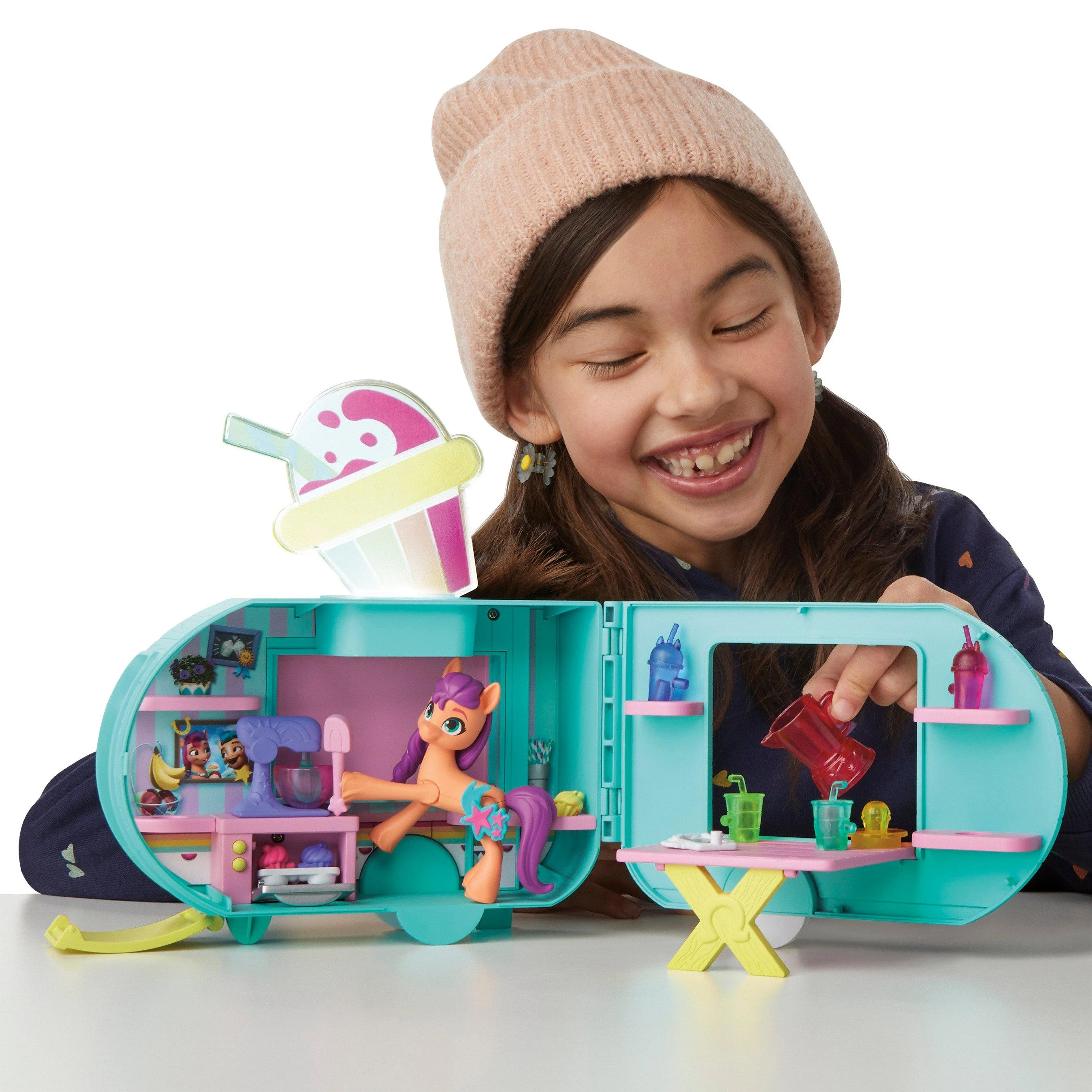 Hasbro My Little Pony Rinkinys „Glotnučių autobusiukas“