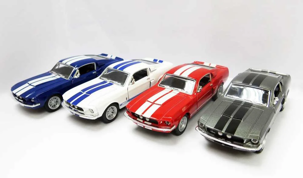 KINSMART Automobilis 1967 SHELBY GT-500, 1:38