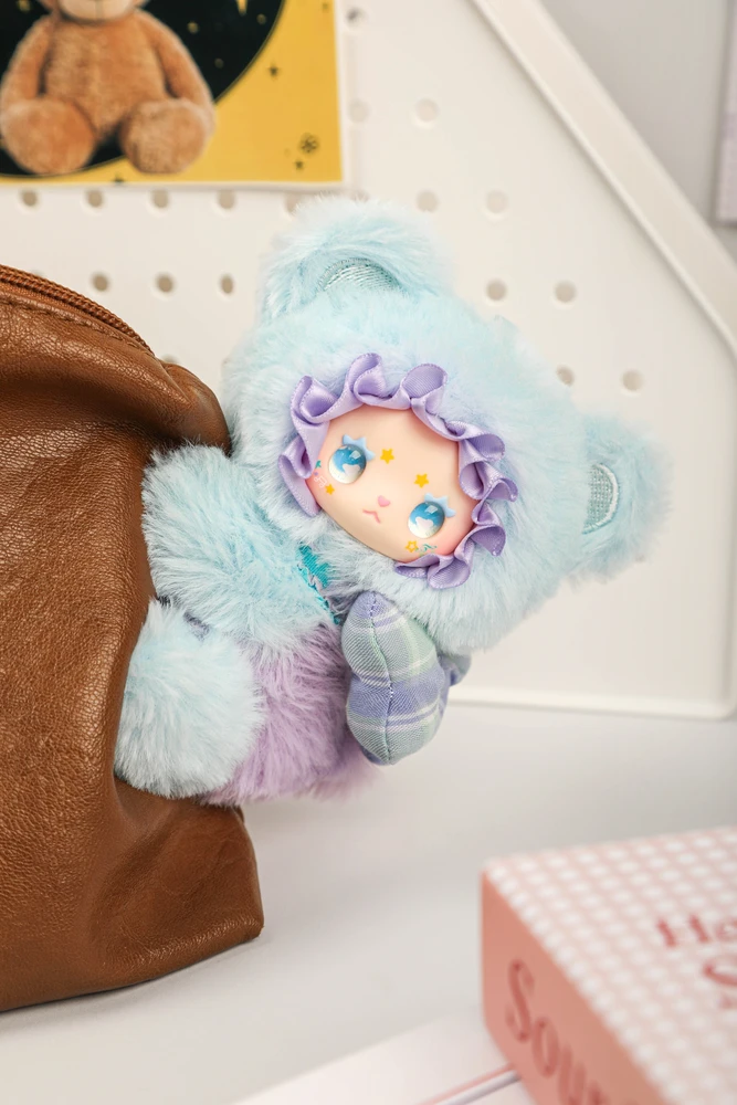 LUCKY EMMA LOVELY EMMA Pliušinis raktų pakabukas-siurprizas - Little Bear Adoption Guide
