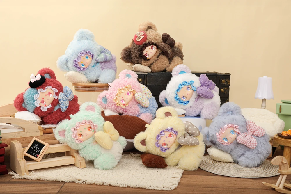 LUCKY EMMA LOVELY EMMA Pliušinis raktų pakabukas-siurprizas - Little Bear Adoption Guide