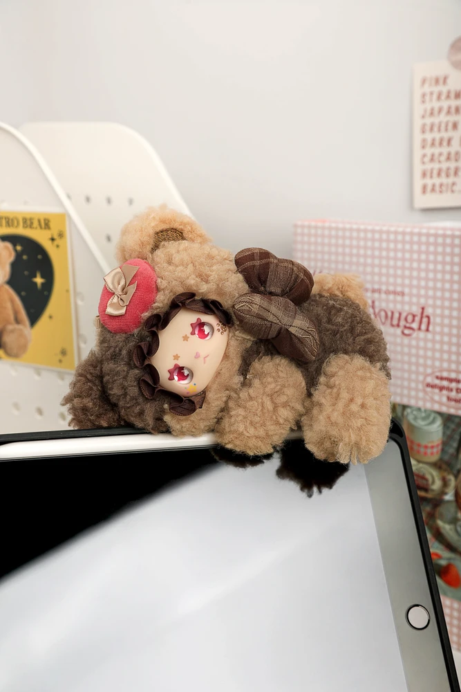 LUCKY EMMA LOVELY EMMA Pliušinis raktų pakabukas-siurprizas - Little Bear Adoption Guide