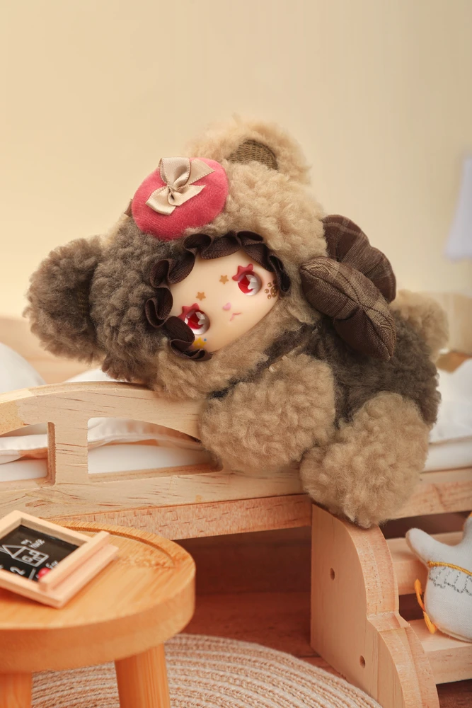 LUCKY EMMA LOVELY EMMA Pliušinis raktų pakabukas-siurprizas - Little Bear Adoption Guide