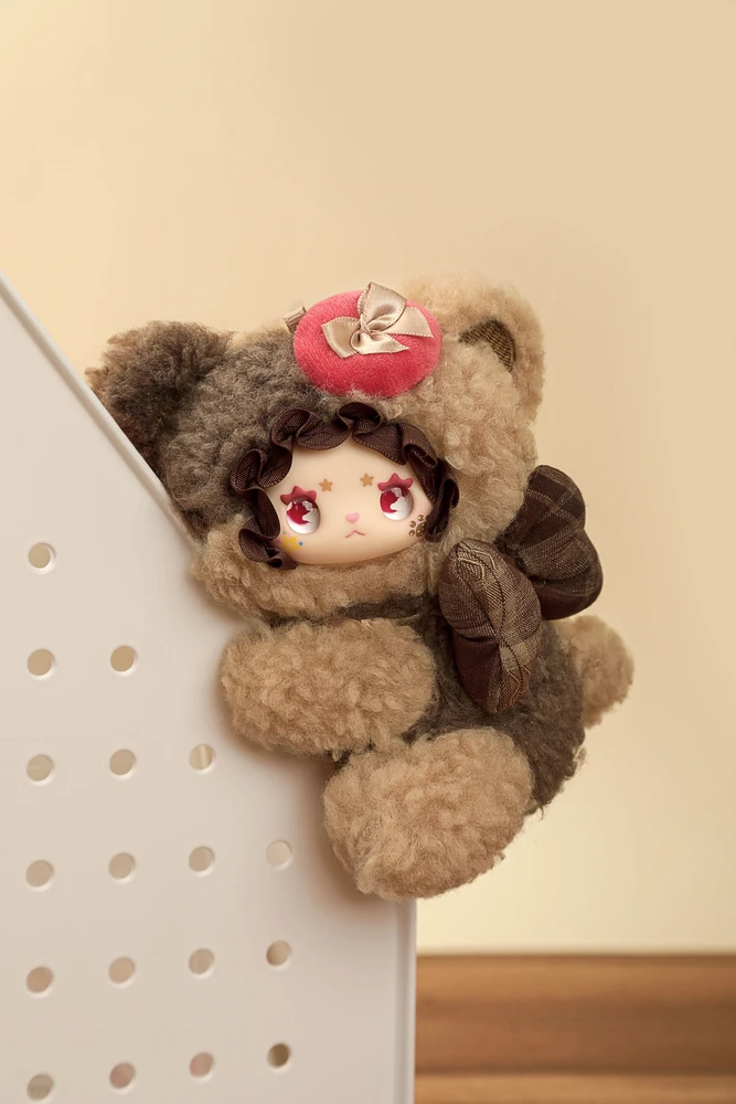 LUCKY EMMA LOVELY EMMA Pliušinis raktų pakabukas-siurprizas - Little Bear Adoption Guide