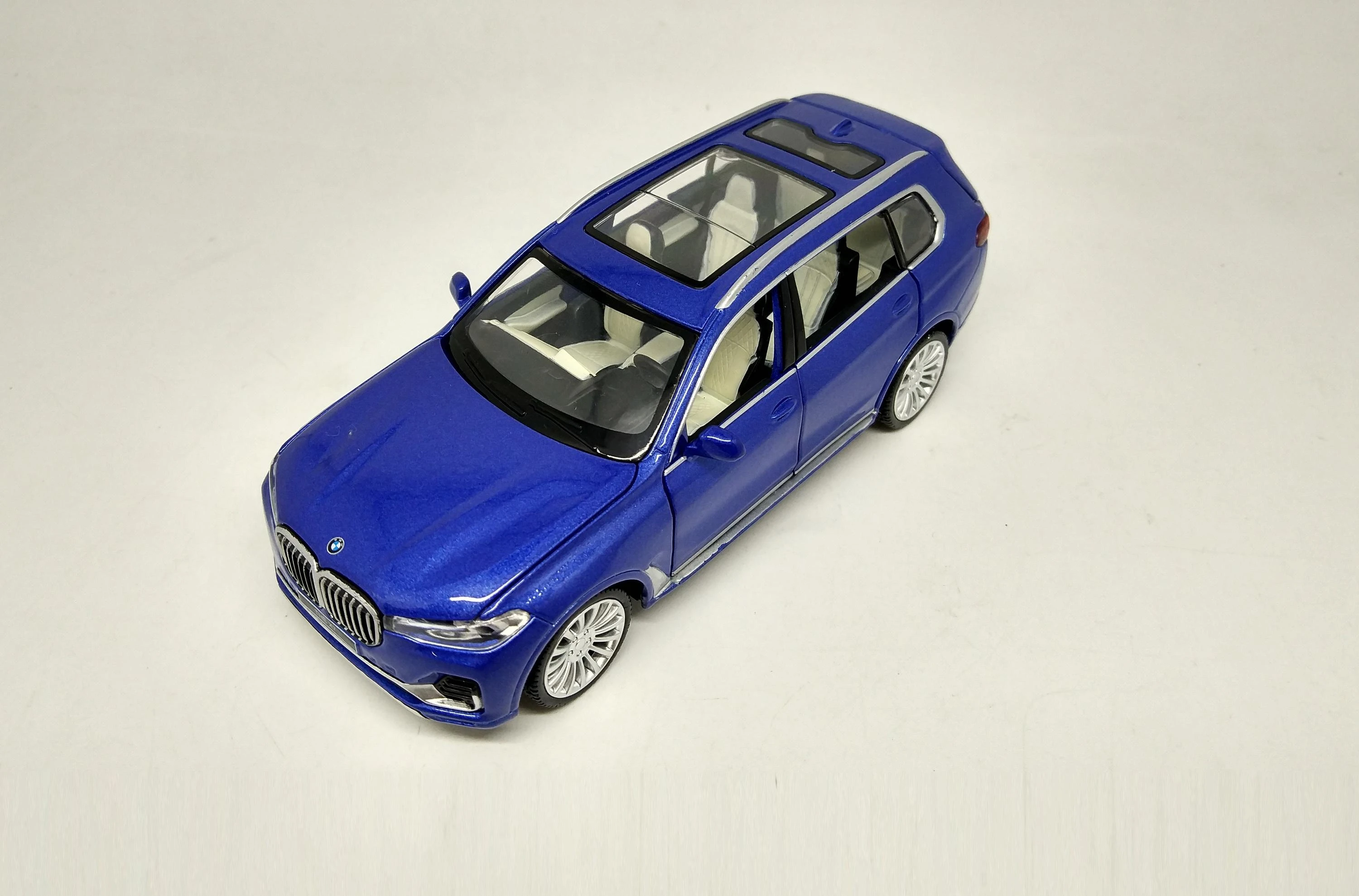 MSZ Automobilis BMW X7, 1:32