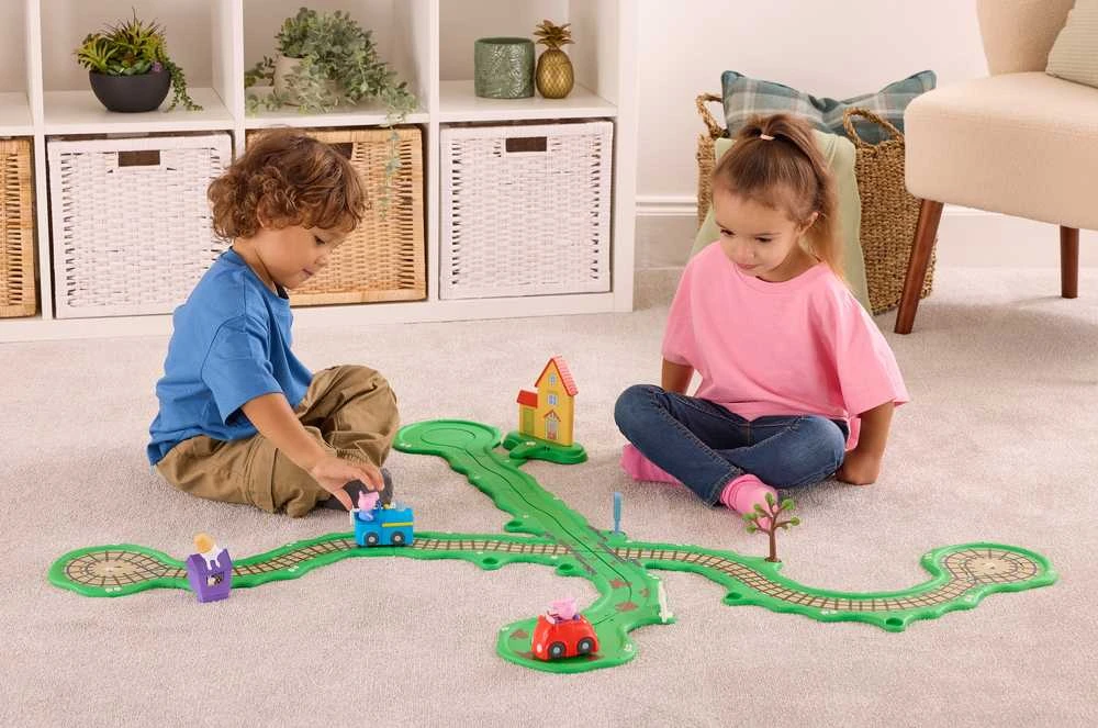 Peppa Pig Whizz Around Peppos dienos išvykos žaidimų rinkinys