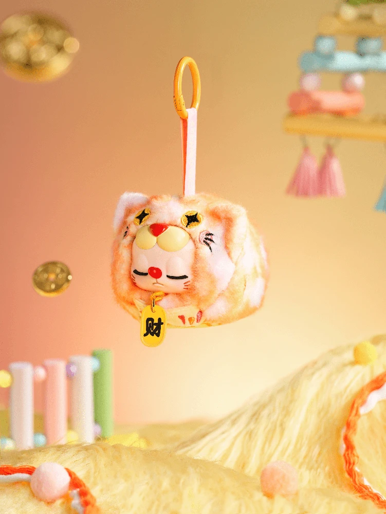 REBEL BEAR Pliušinis pakabutis „Good Luck“, 8 cm