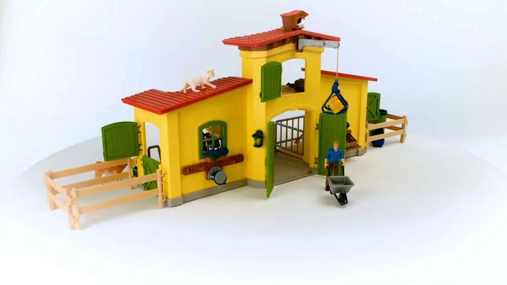 SCHLEICH FARM WORLD Didelis tvartas su gyvūnais ir priedais