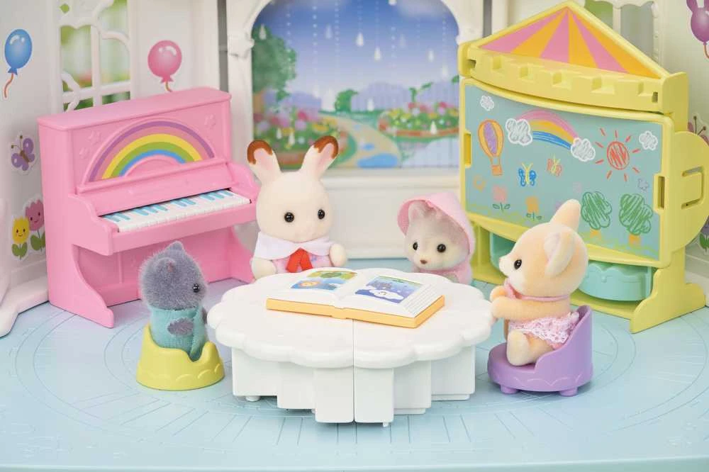 SYLVANIAN FAMILIES Vaikų darželis „Saulėta pilis“