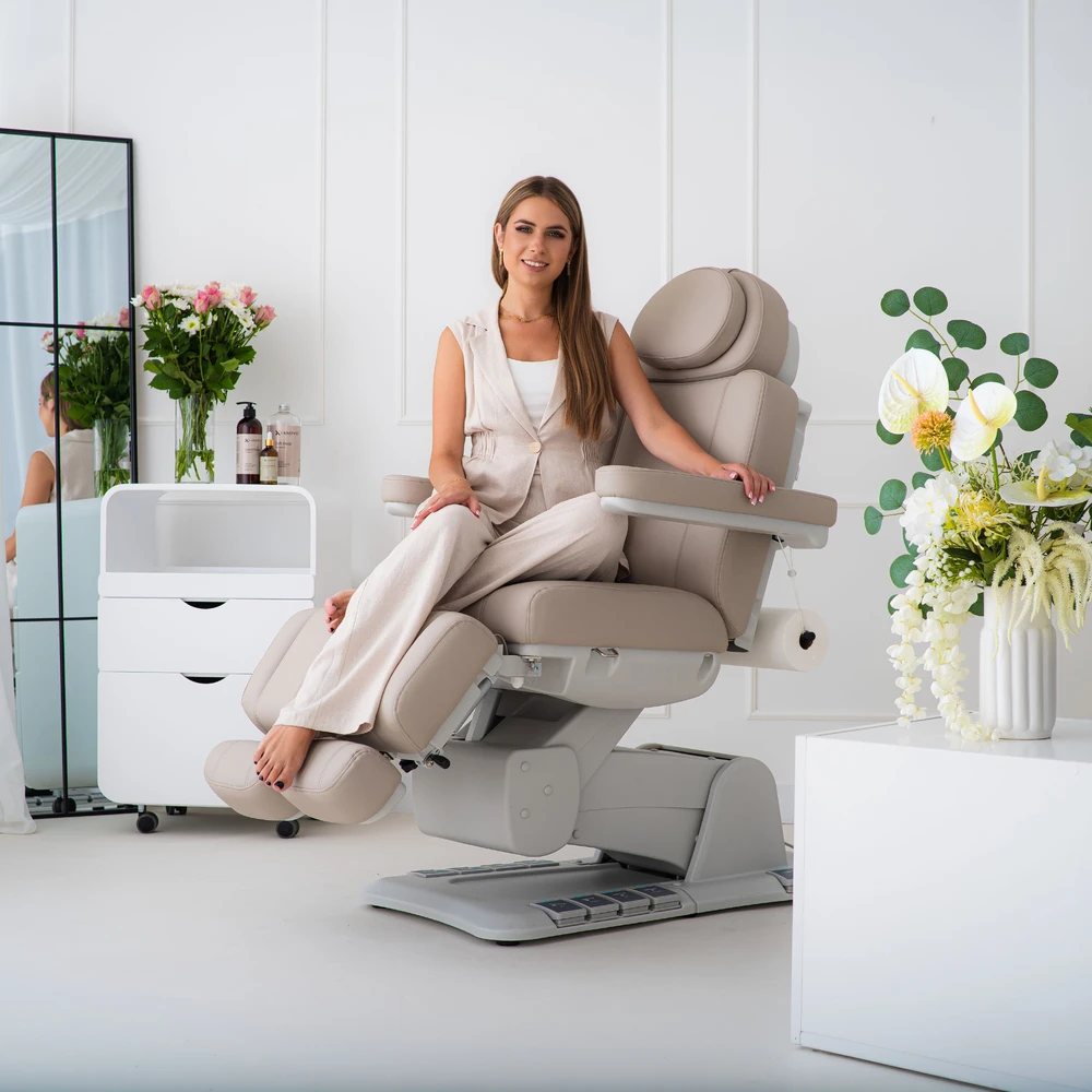 Elektrinis podologijos krėslas su nepriklausomomis kojų atramomis Habys Evia Lift P, latte
