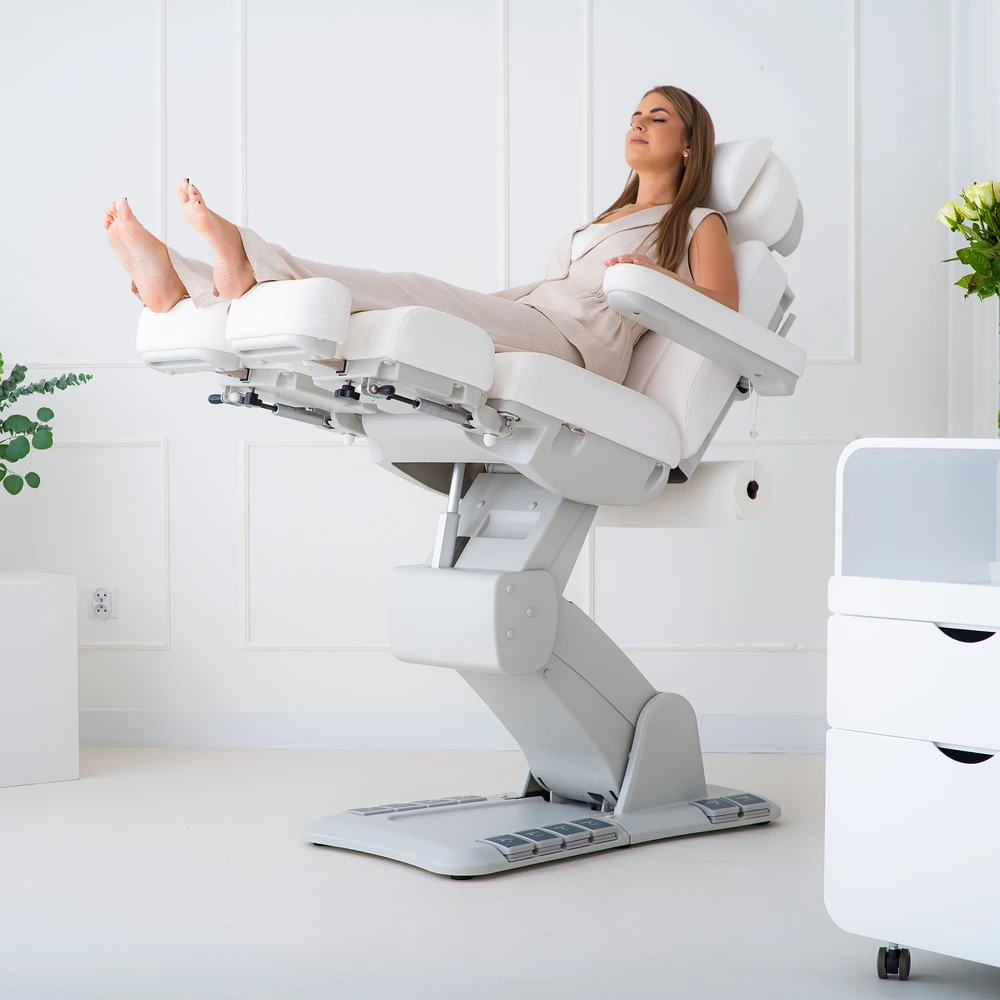 Elektrinis podologijos krėslas su nepriklausomomis kojų atramomis Habys Evia Lift P, baltas