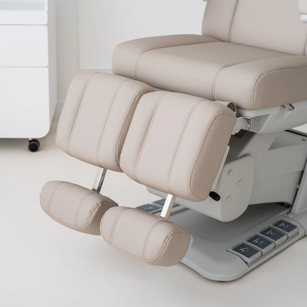 Elektrinis podologijos krėslas su nepriklausomomis kojų atramomis Habys Evia Lift P, latte