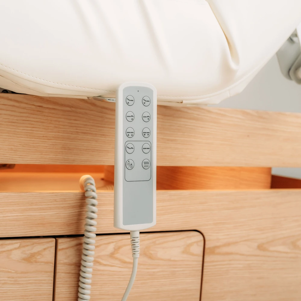 Elektrinis šildomas SPA procedūrų gultas su stalčiumi ir 4 varikliais Habys Vellia, baltas
