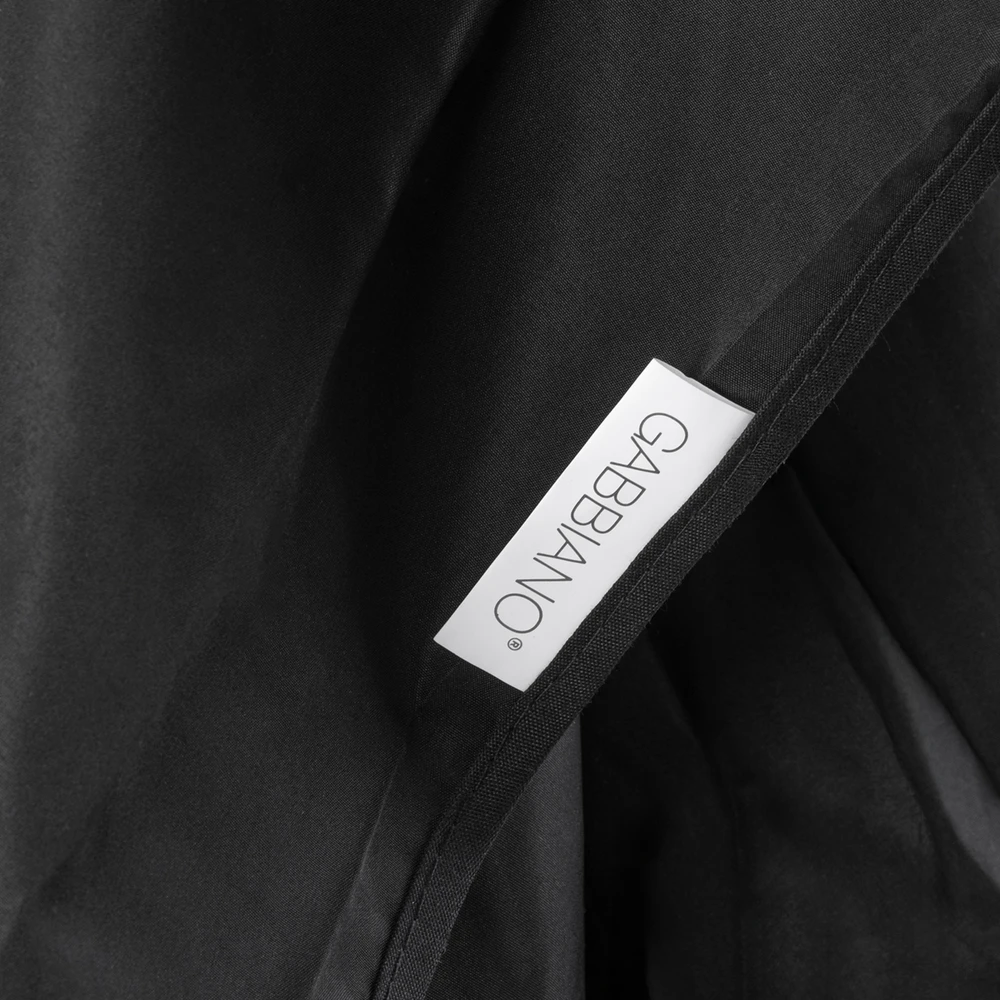 Activeshop Kirpyklos apsiaustas su elastine kaklo juostele Gabbiano, juoda