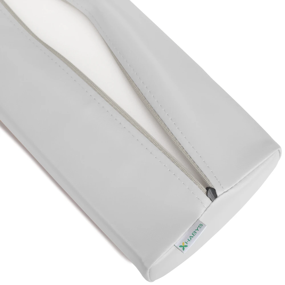 Pusapvalė masažo pagalvėlė Habys Satin Comfort 60×18×12 cm, šviesiai pilka