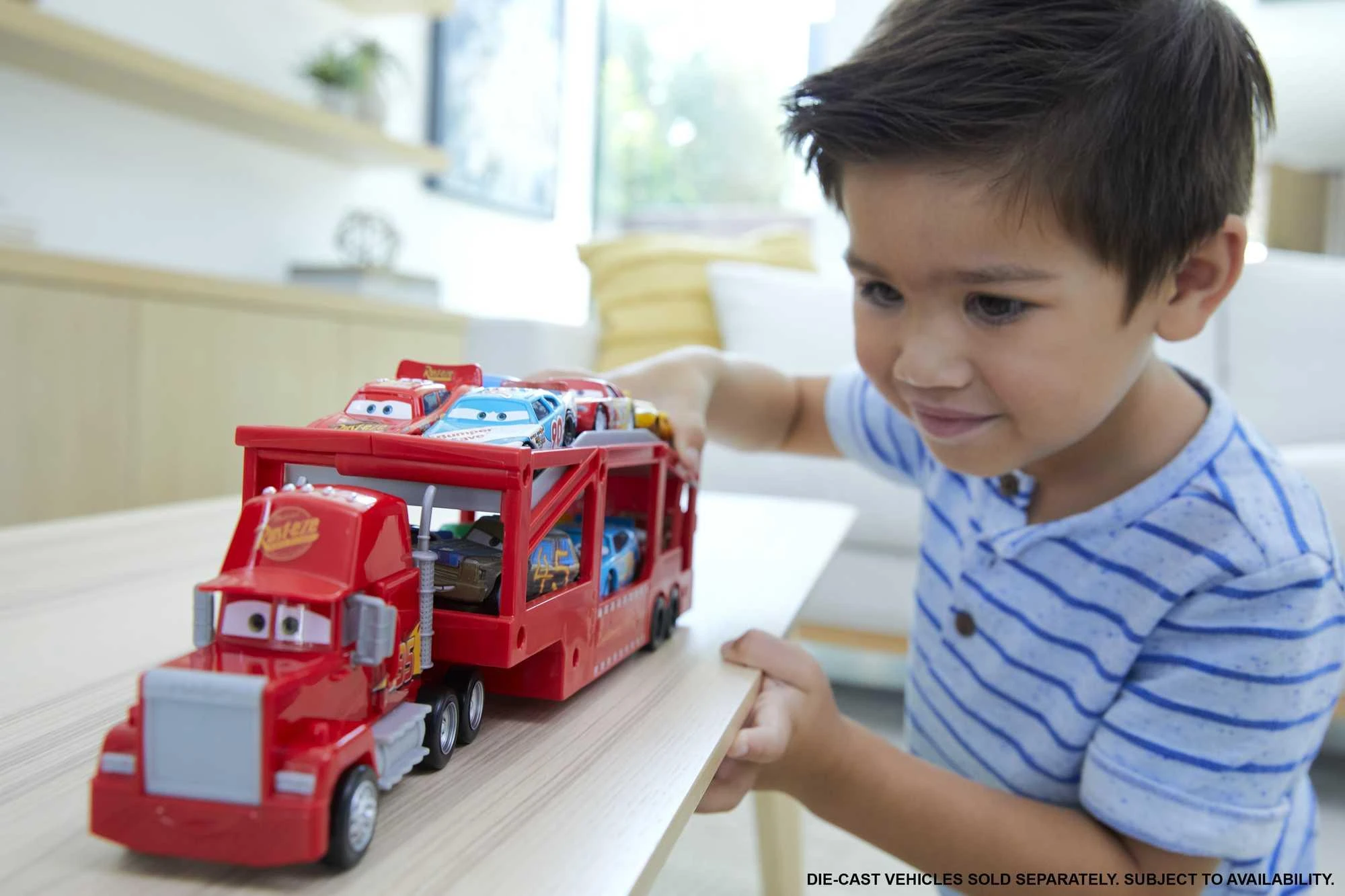 Mattel CARS transporteris Makas