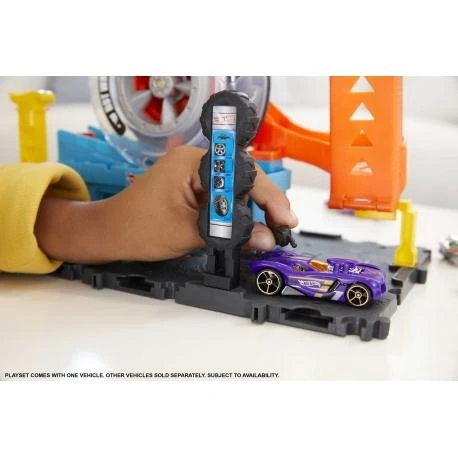 Mattel Hot Wheels rinkinys „Besisukanti padangų gamykla“