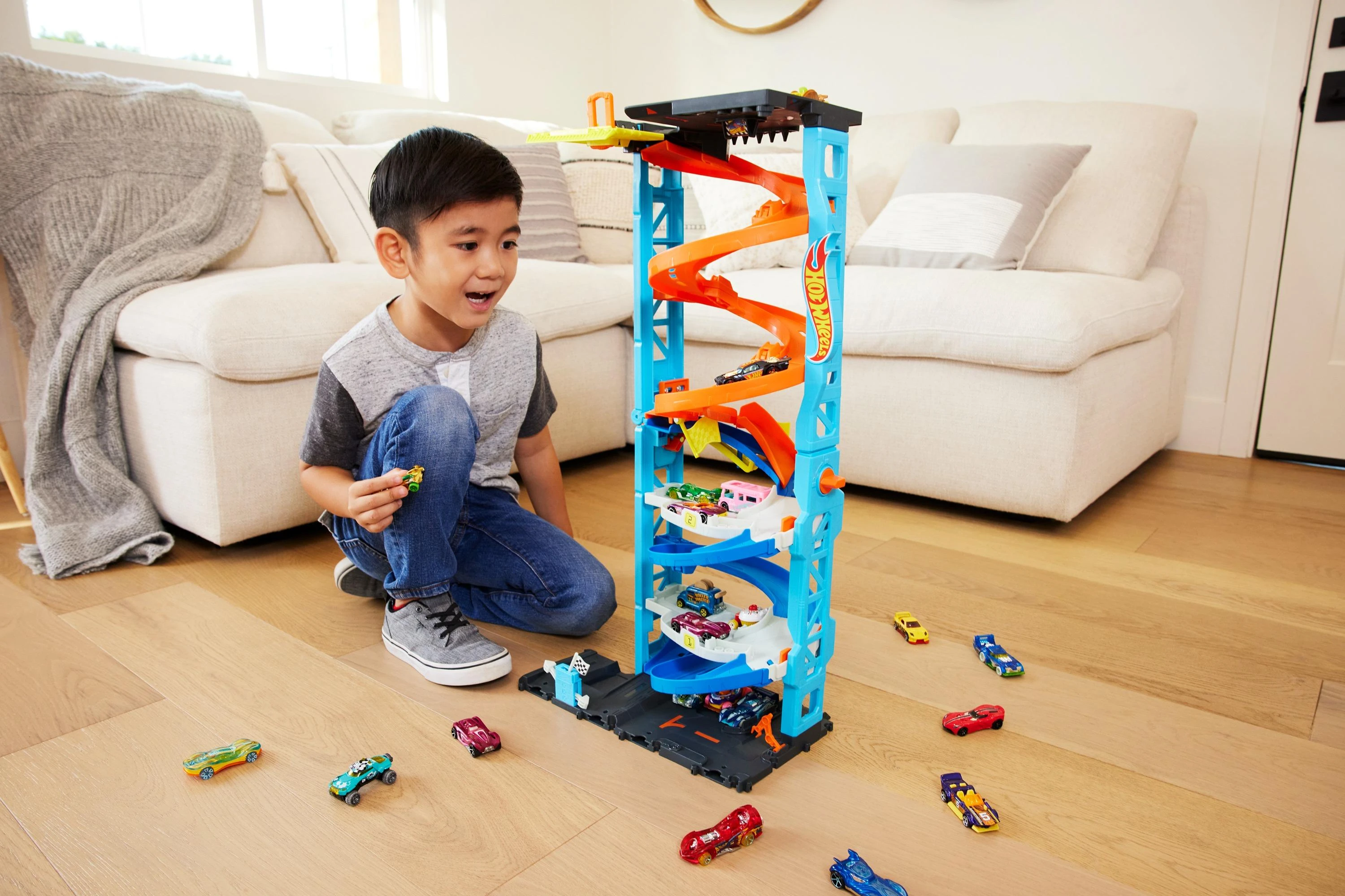 HOT WHEELS Rinkinys „Transformuojamas bokštas“ aprašymas - Prekės nuotrauka