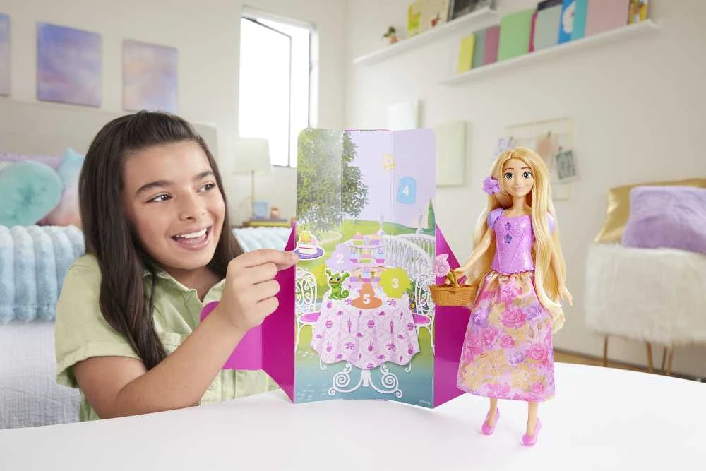 Mattel DISNEY PRINCESS SPIN and REVEAL Auksaplaukės siurprizų rinkinys (HTV86)