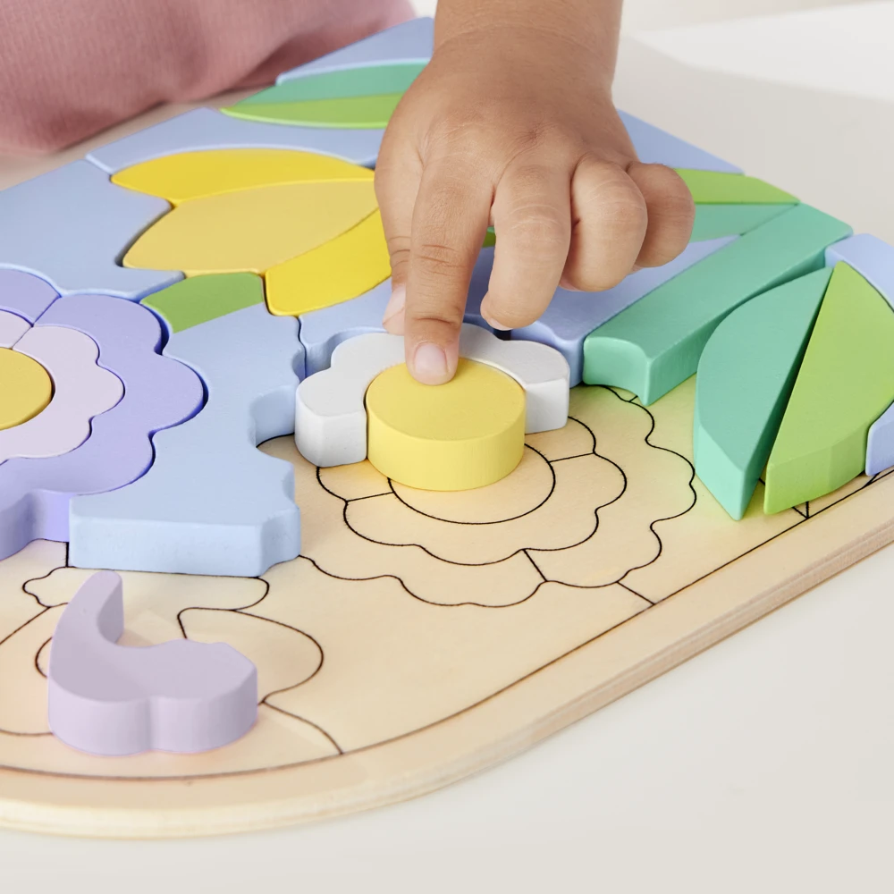 Mattel FISHER-PRICE medinė dėlionė – Gėlės (HXT97)
