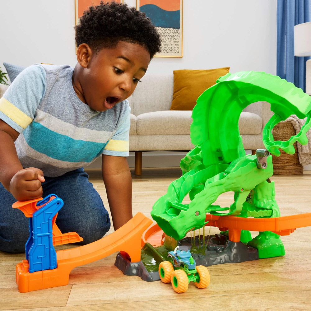 Mattel HOT WHEELS MONSTER TRUCKS MUTANT CHAOS trasa su slaimu – Monstro sunaikinimas (JMK90)