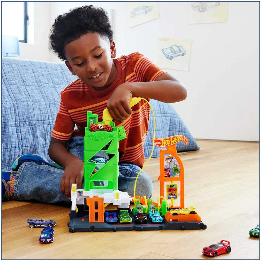Transporto žaislų komplektas Hot Wheels City Fuel Station