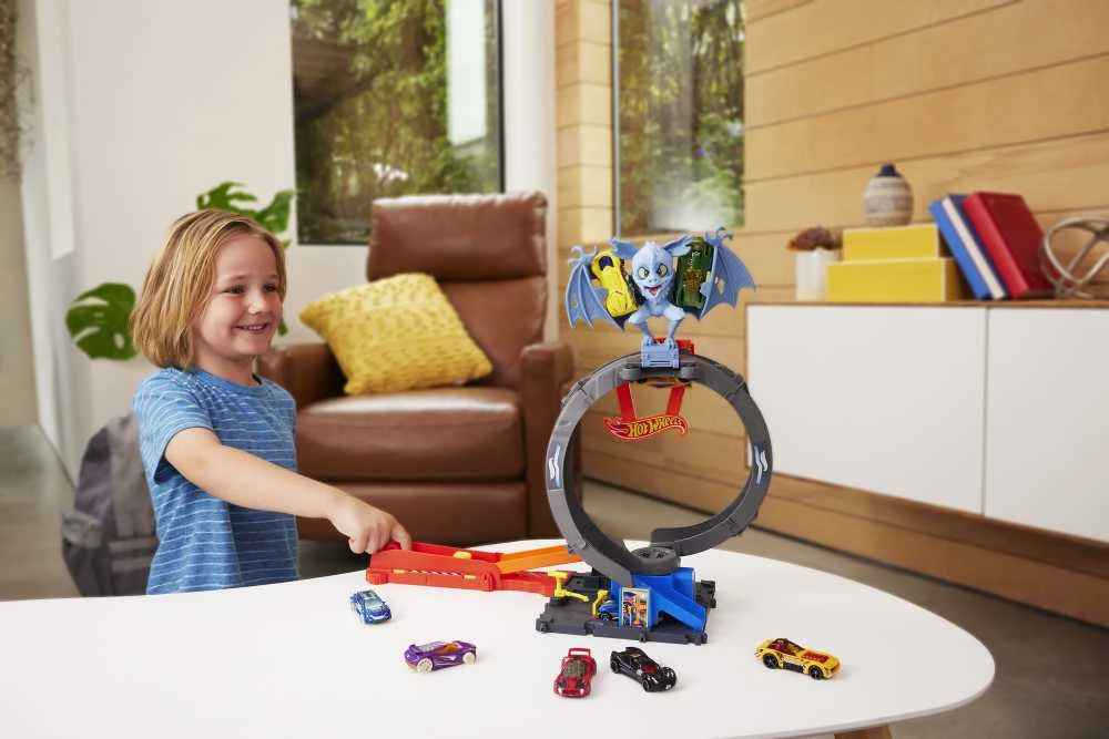 Mattel HOT WHEELS CITY rinkinys – Šikšnosparnio padanga (HTN78)