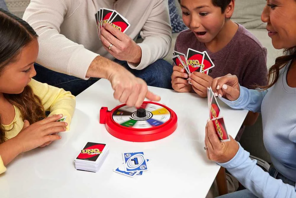 Mattel UNO SPIN stalo žaidimas (JGR00)