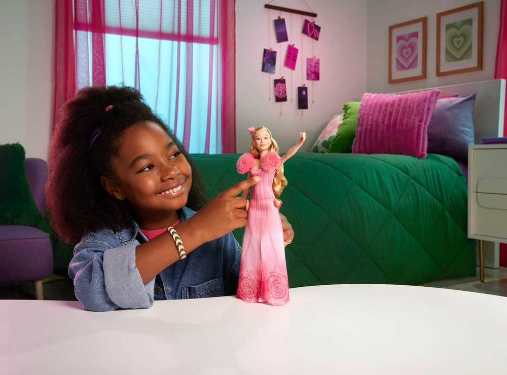 Mattel Dainuojanti Glinda kolekcinė lėlė iš WICKED ZA6068