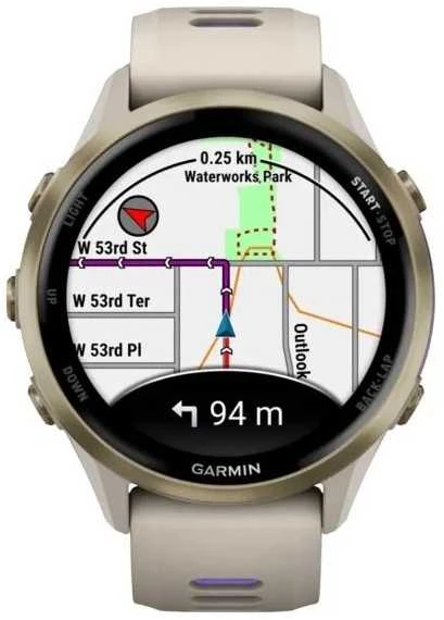 Išmanusis laikrodis Garmin Forerunner 970, Šviesios aukso spalvos titanas su žalsvai pilkos spalvos korpusu ir žalsvai pilku / permatomu indigo spalvos dirželiu