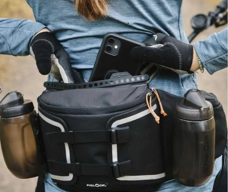Krepšys ant juosmens su gertuve 450ml Fidlock HIP BELT