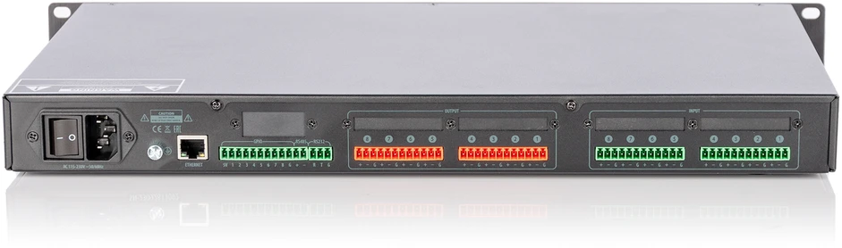 AMC DSP8x8 garso procesorius, galinė panelė su jungtimis