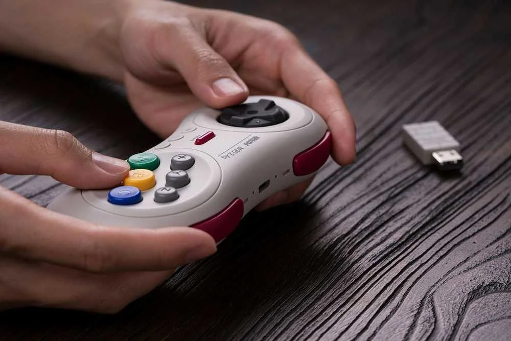 8BitDo M30 2.4G belaidis pultelis (baltas)